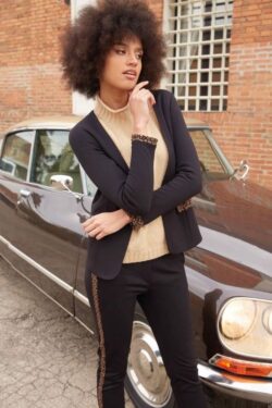 KURTKA Z DROBNYM ŚCIĄGACZEM I WSTAWKAMI MACULATO XS-XL C.C.UNICA