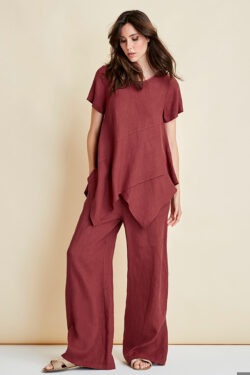 MAGLIA IN LINO CON TAGLI ASSIMETTRICI