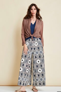 CAMICIA COREANA IN MUSSOLA CON PIZZO SULL'ABBOTTONATURA